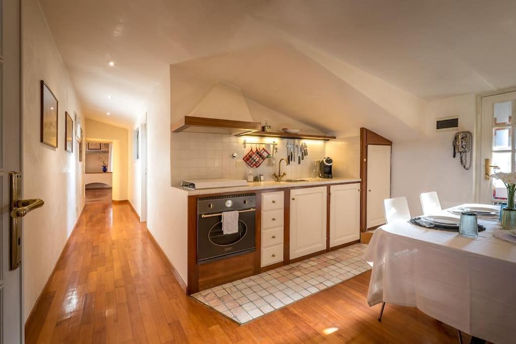 Luxury In Adimari's Tower With Terrace Firenze