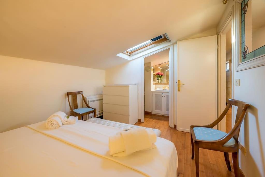 Luxury In Adimari's Tower With Terrace Appartamento Firenze